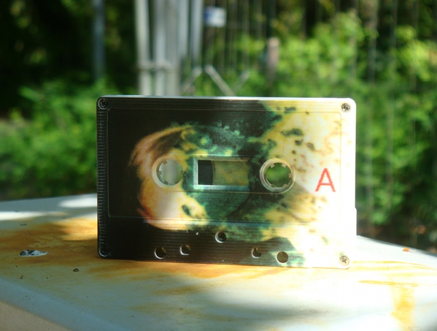 http://www.frissonscassettes.com/files/gimgs/th-32_FRAGILE cassette 14-12.jpg